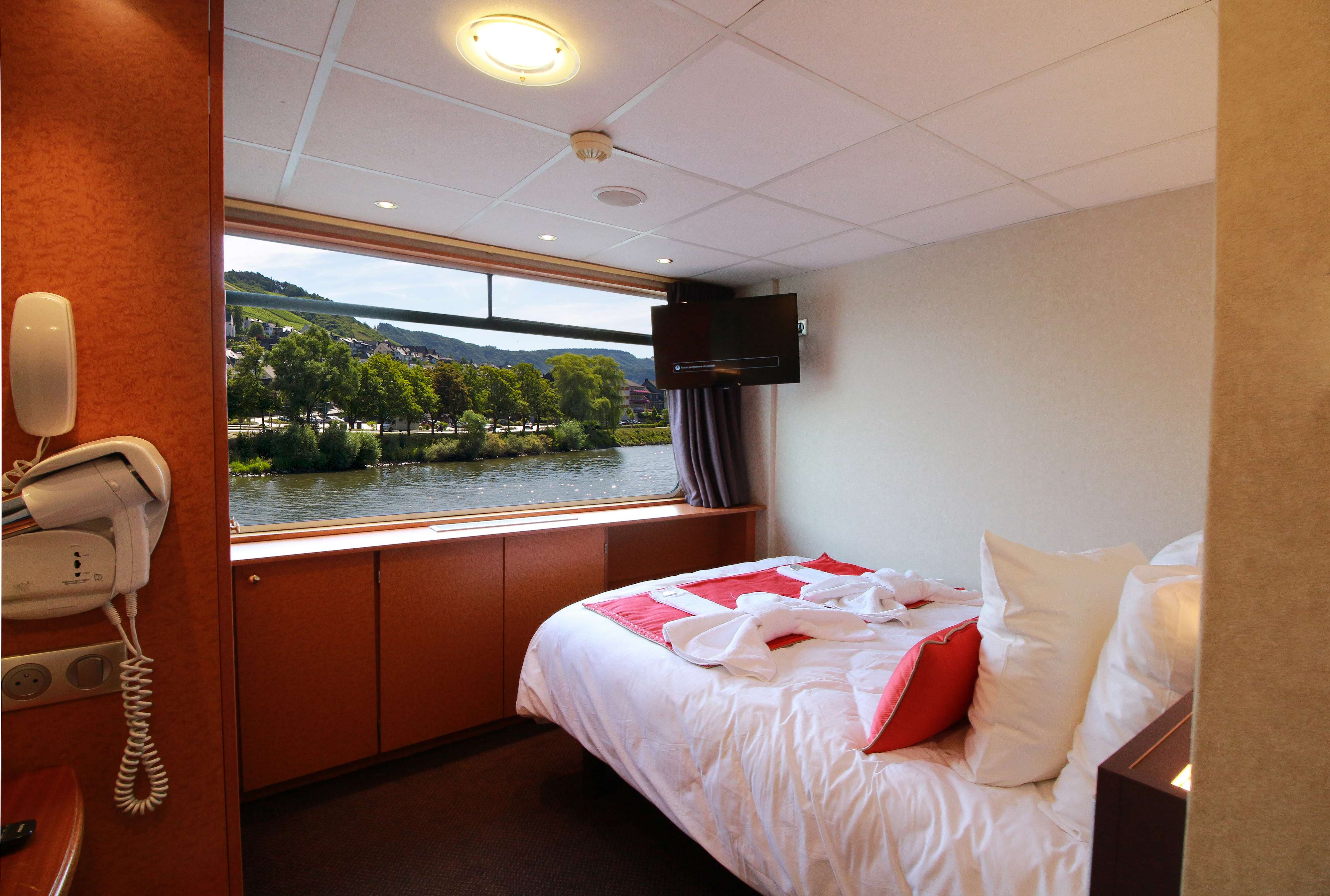 CroisiEurope MS Europe Accessible Cabin.jpg